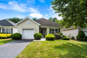 15 EVERGREEN SPRINGS DR, LAKEWOOD, NJ