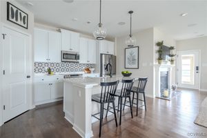 5543 RIGGS DR, MOSELEY, VA