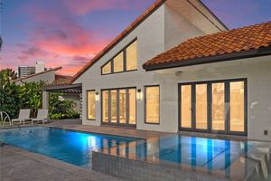 572 TIERRA MAR LN # 19, NAPLES, FL