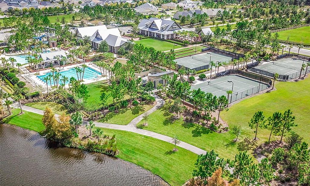 RiverHouse Tennis Courts