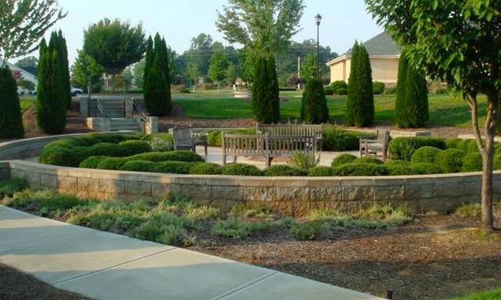 Beautifully Landscaped Community