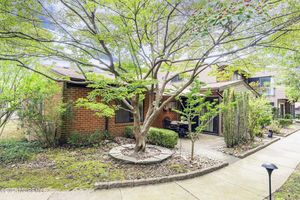 19 MANCHESTER CT, RED BANK, NJ