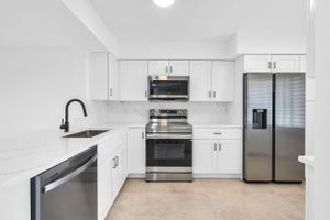 7290 KINGHURST DR APT 701, DELRAY BEACH, FL