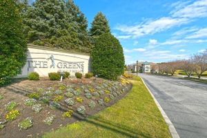 855 VERONA DR, MELVILLE, NY