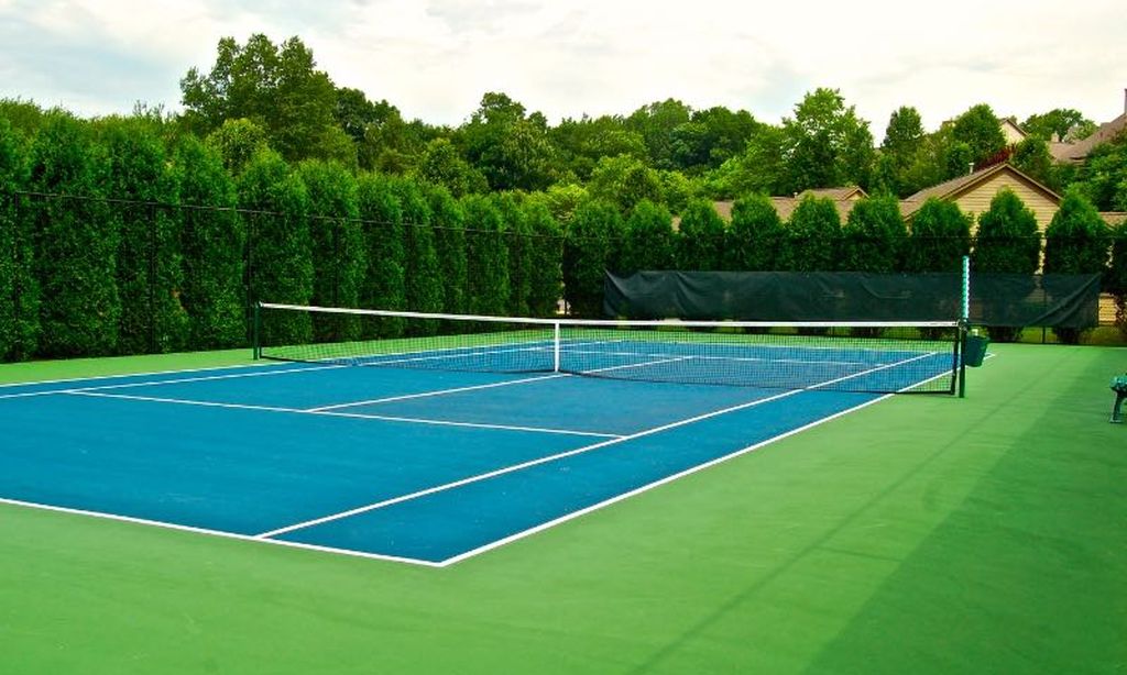 7 Tennis Courts