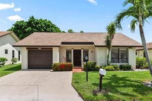 6090 AMBERTREE LN, GREENACRES, FL
