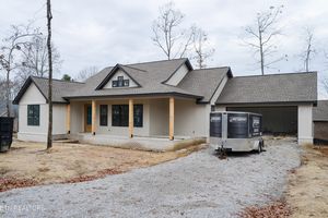 124 MARKHAM LN, CROSSVILLE, TN