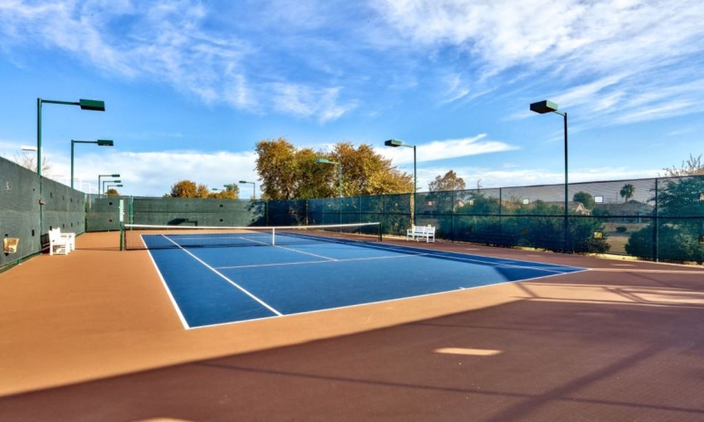 4 Tennis Courts
