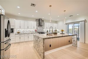 2372 PERRYSBURG DR, HENDERSON, NV