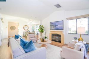 11 FOUNTAIN GROVE CIR, NAPA, CA