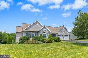 857 WATER EDGE CT, LEBANON, PA