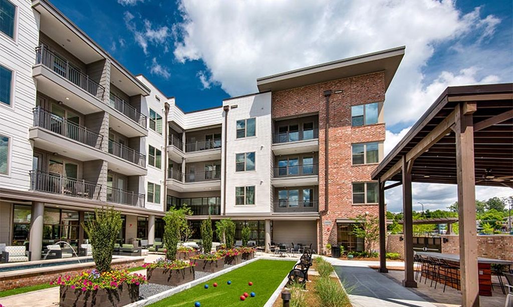 Outdoor Patio & Bocce Ball Court