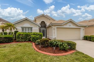 143 BRAEMAR AVE, VENICE, FL