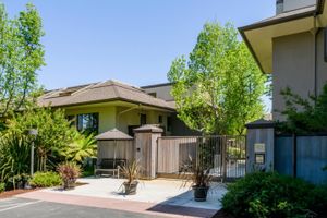 2140 SANTA CRUZ AVE # 104, MENLO PARK, CA
