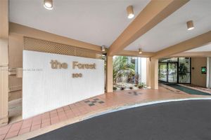 900 SAINT CHARLES PL PH 9, PEMBROKE PINES, FL