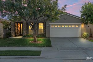 6100 COLCHESTER PL, BAKERSFIELD, CA