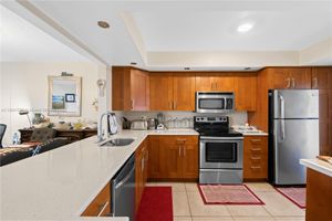 2901 NW 46TH AVE APT 408, LAUDERDALE LAKES, FL