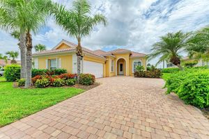 5827 BENEVENTO DR, SARASOTA, FL