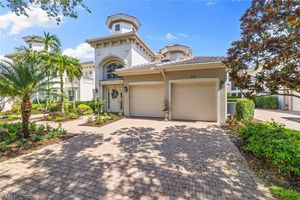 583 AVELLINO ISLES CIR # 202, NAPLES, FL