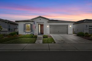 743 LARKMONT ST, MANTECA, CA