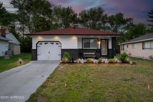 82 FORT DE FRANCE AVE, TOMS RIVER, NJ