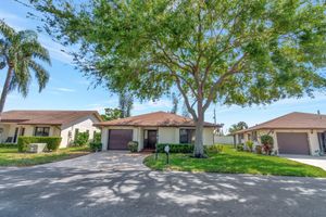 6430 OLIVEWOOD CIR, GREENACRES, FL