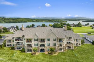 545 RARITY BAY PKWY APT 103, VONORE, TN