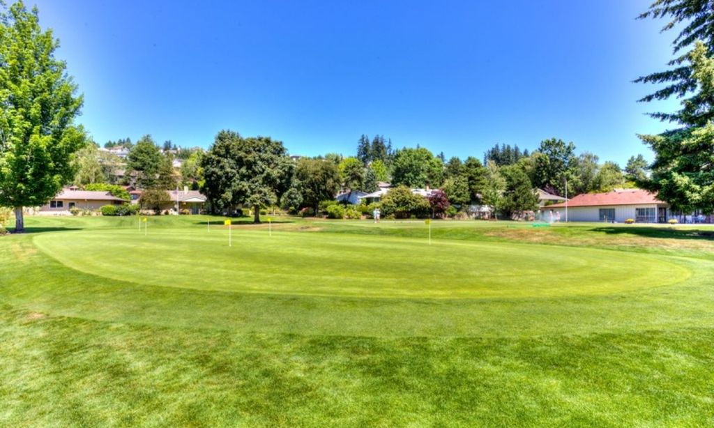 Practice Putting Green