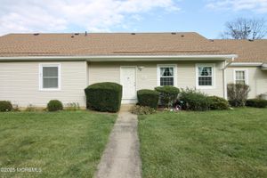 119 MUHLEN PLATZ E, FREEHOLD, NJ