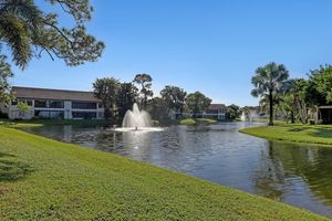 3283 JOG PARK DR, GREENACRES, FL