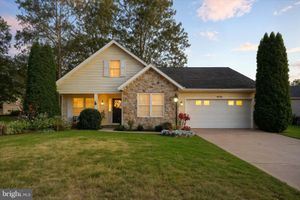 5985 GREENBRIAR TER, FAYETTEVILLE, PA