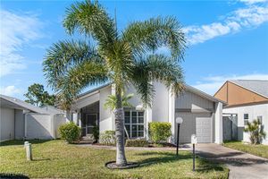 9761 MAPLECREST CIR, LEHIGH ACRES, FL