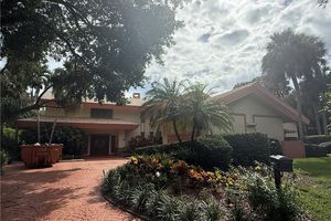 724 BAY TREE CT, NAPLES, FL
