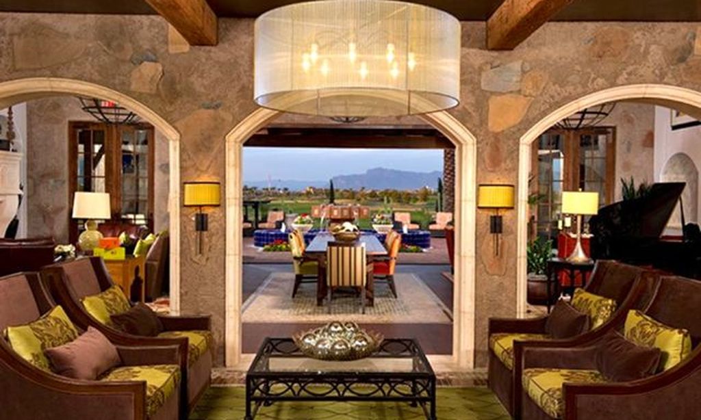 Indoor & Outdoor Lounge Areas