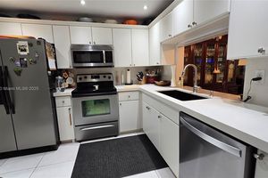 1101 COLONY POINT CIR 218, PEMBROKE PINES, FL