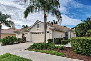 4911 WHISPERING OAKS DR, NORTH PORT, FL