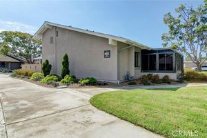 8565 LARKHALL CIR 802C, HUNTINGTON BEACH, CA