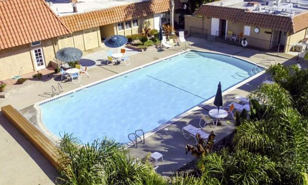 Outdoor Pool & Patio