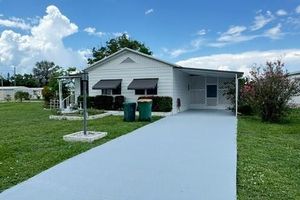 6 SAINT TROPEZ DR, NAPLES, FL