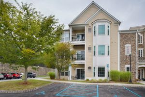411 CREEKSIDE DR, BROOKHAVEN, PA