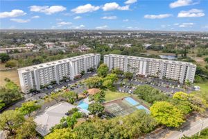 5900 NW 44TH ST 406, LAUDERHILL, FL