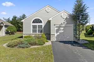 8 CHAMINOX CT, MANCHESTER, NJ