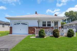 214 CHARLOTTEVILLE DR, TOMS RIVER, NJ