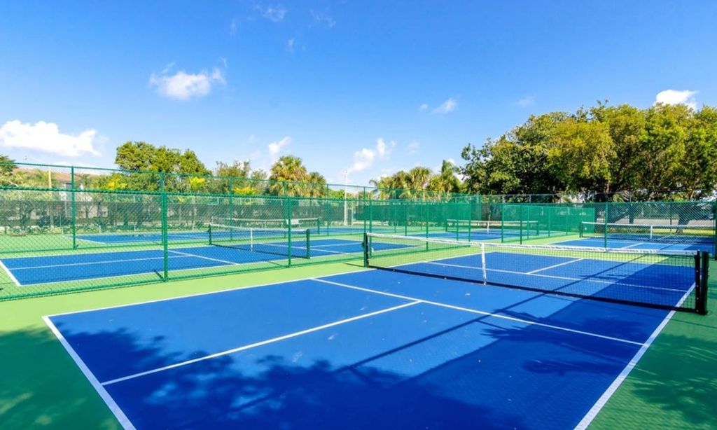 15 Tennis Courts