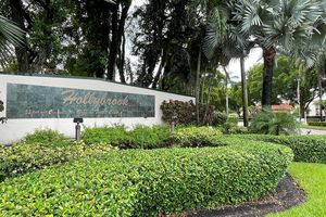 361 S HOLLYBROOK DR 103, PEMBROKE PINES, FL