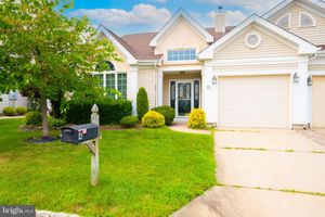 4 ABERDEEN WAY, MONROE TOWNSHIP, NJ