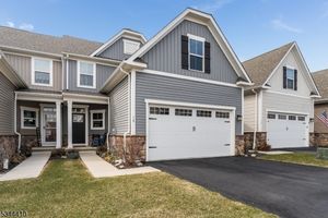 18 HARRIER LN, WASHINGTON, NJ