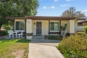 19504 AVENUE OF THE OAKS C, NEWHALL, CA
