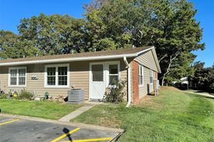 258 NEWCASTLE CT A, RIDGE, NY