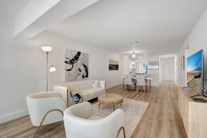 1150 BOXWOOD DR APT 203, DELRAY BEACH, FL